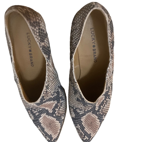 Lucky Brand Reptile Print Booties- Only worn once- Sz 9.5- Perfect Condition! - Picture 2 of 7